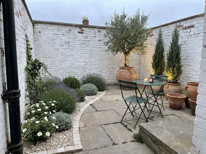 Small courtyard redesigned by the studio in the Mediterranean style