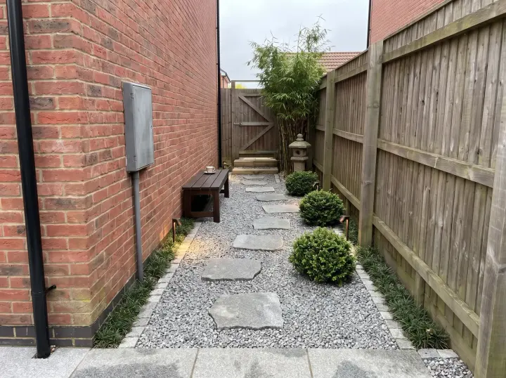 Side passage redesigned by the studio in the Japanese style