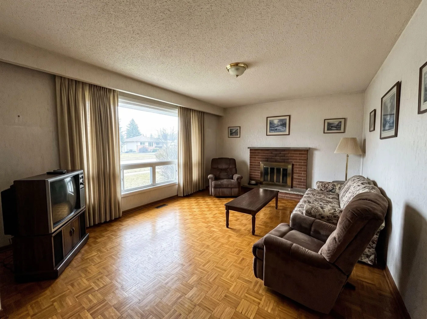 The same living room before the redesign